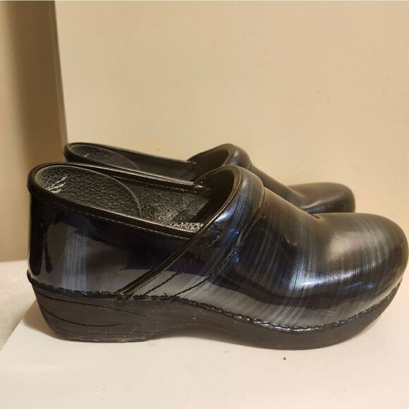 Dansko® XP 2.0 Metallic Blue Patent Leather Closed Back Clogs sz.10/40 Ret. $160 - Picture 4 of 6